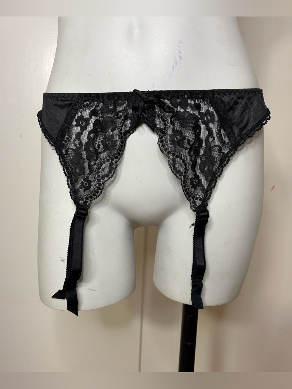 Vintage 80s Maidenform Heartstrings Black Lingerie Garter Belt Size Large